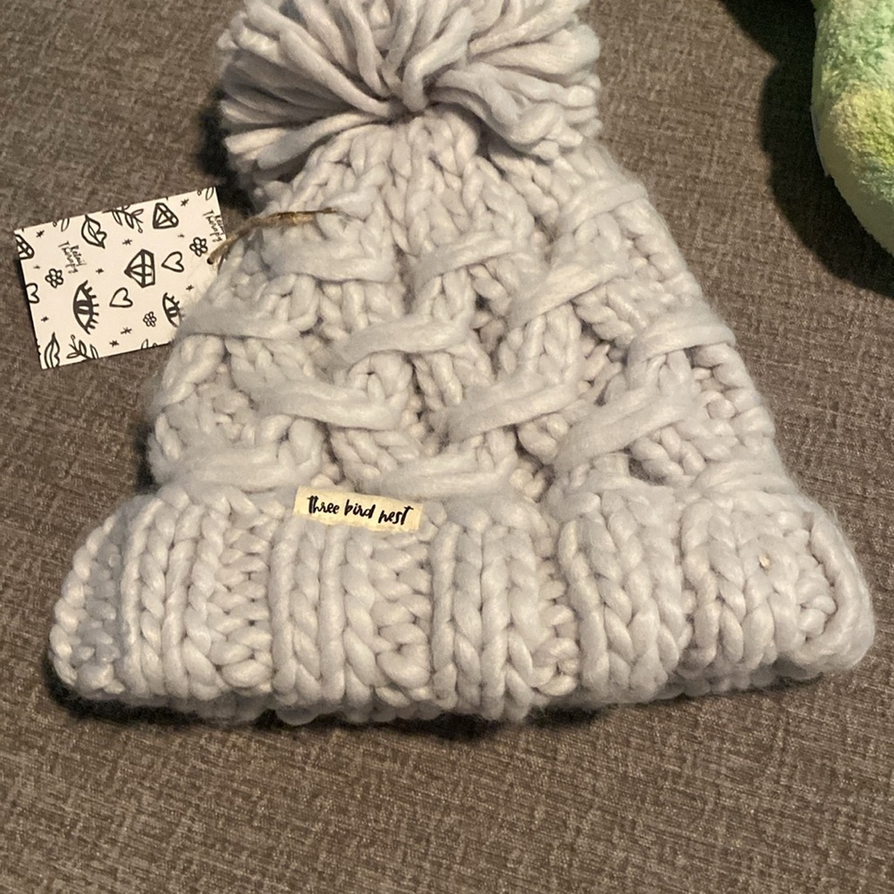 Three Bird Nest Chunky Knit Pom-Pom Beanie - Soft Gray - Picture 4 of 6